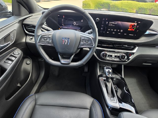 Used 2025 Buick Envista Sport Touring w/ Experience Buick Package FWD image 9