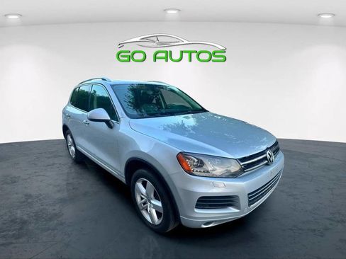 Used 2012 Volkswagen Touareg VR6 image 7