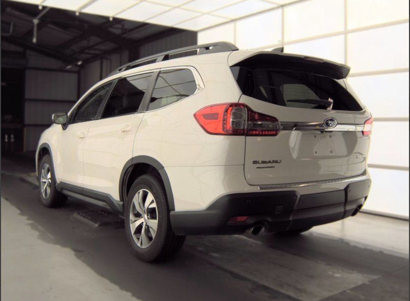 Used 2020 Subaru Ascent Premium w/ Convenience Package AWD/4WD image 3