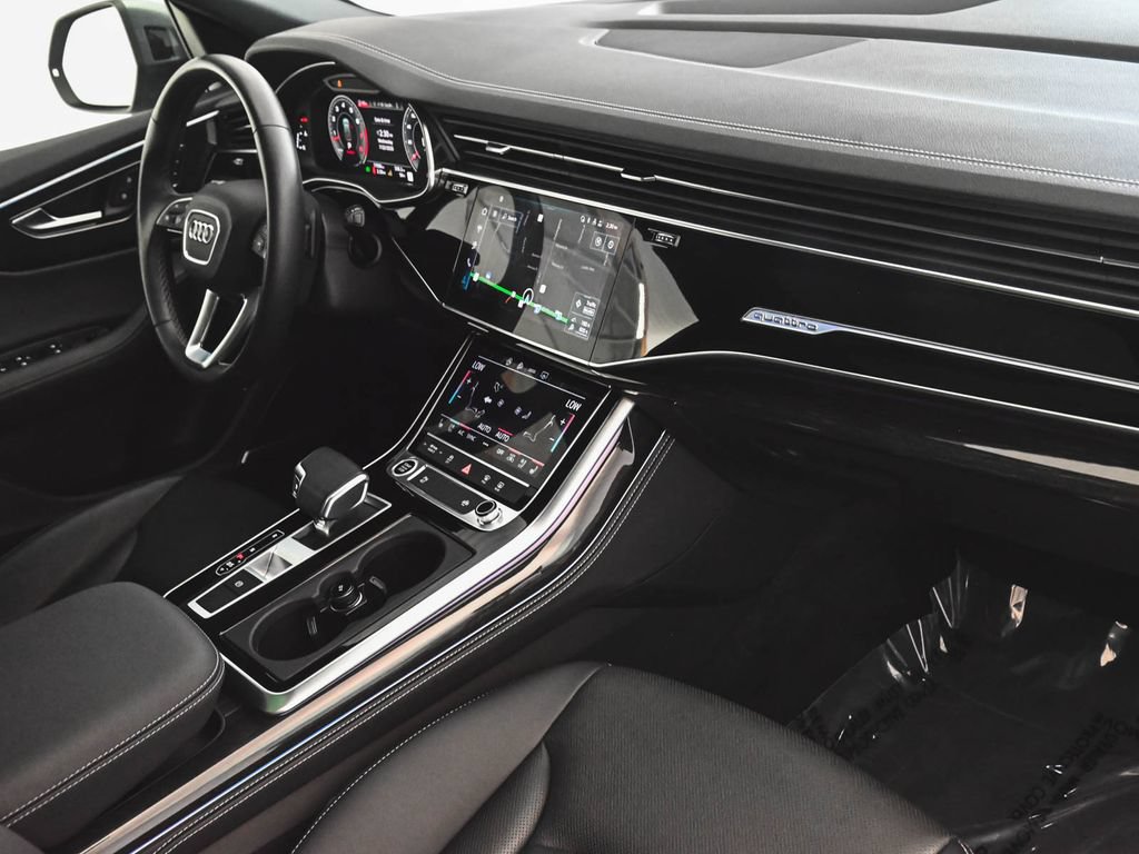 Used 2025 Audi Q8 Premium Plus w/ Premium Plus Package AWD/4WD image 38