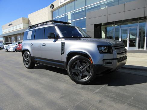 Used 2022 Land Rover Defender 110 X-Dynamic HSE image 13