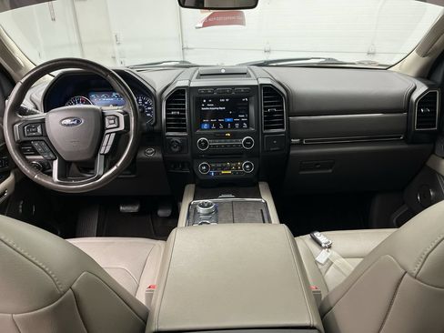 Used 2018 Ford Expedition Max Limited w/ Equipment Group 301A AWD/4WD image 4