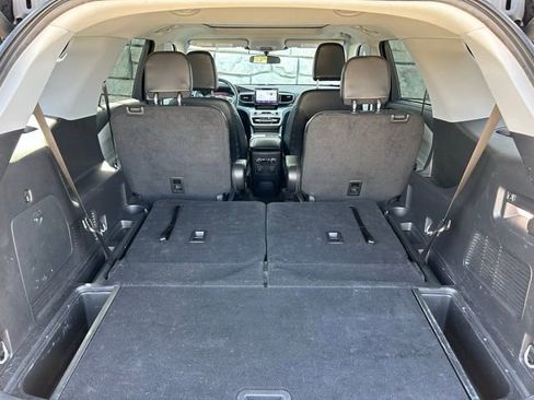 Used 2023 Ford Explorer XLT w/ Equipment Group 202A image 11