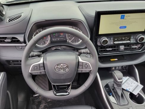 Used 2023 Toyota Highlander XSE AWD/4WD image 29