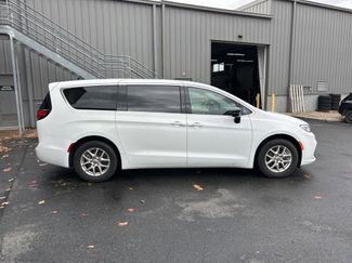 Certified 2024 Chrysler Pacifica Touring-L video 2