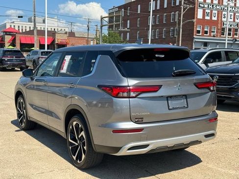 Used 2022 Mitsubishi Outlander SE AWD/4WD image 4