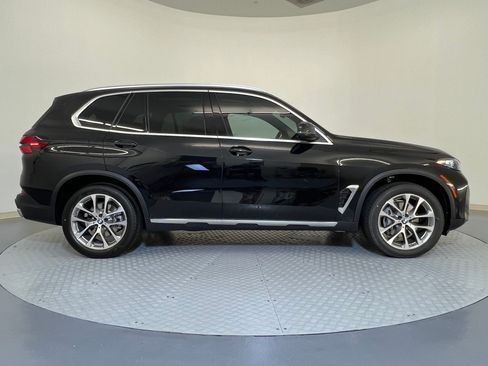 Used 2026 BMW X5 xDrive40i w/ Parking Assistance Package AWD/4WD image 8