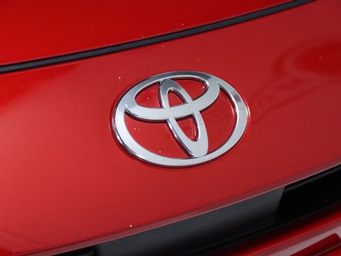 Used 2026 Toyota Prius LE FWD image 22