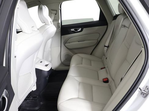 Used 2023 Volvo XC60 B5 Core w/ Climate Package image 38