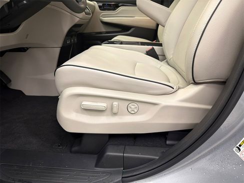 Used 2026 Honda Odyssey Touring image 10