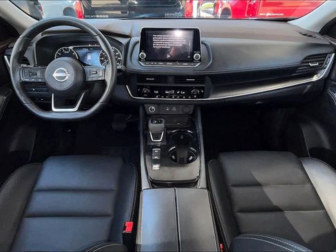 Used 2023 Nissan Rogue SV w/ SV Premium B Package image 15