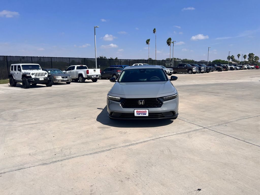 Used 2025 Honda Accord SE image 9