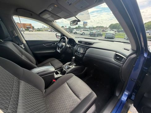 Used 2018 Nissan Rogue SV FWD image 45