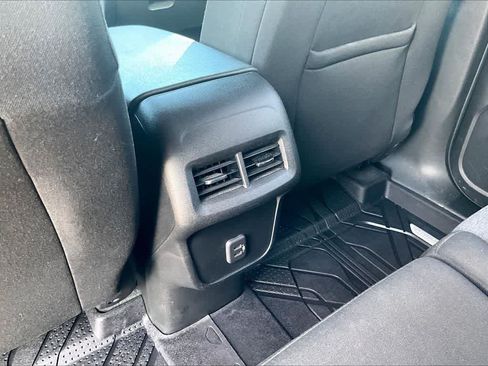 Used 2022 Chevrolet Equinox LT AWD/4WD image 12