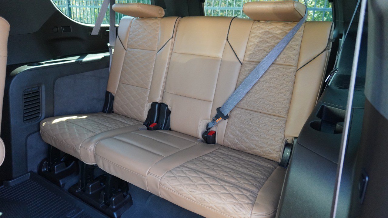 Used 2024 Cadillac Escalade ESV Premium Luxury AWD/4WD image 18