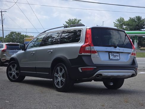 Used 2015 Volvo XC70 T6 w/ Proximity Package AWD/4WD image 5