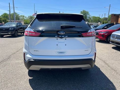 Certified 2024 Ford Edge SEL w/ Convenience Package AWD/4WD image 5