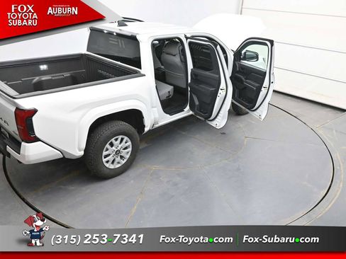 Used 2025 Toyota Tacoma SR5 image 34