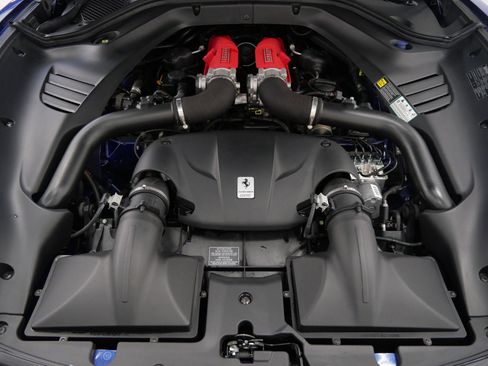 Used 2017 Ferrari California T RWD image 12