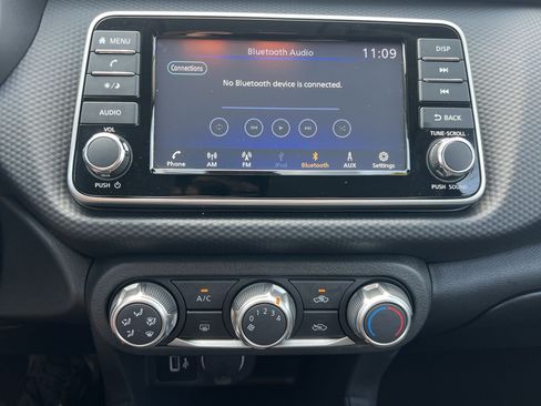 Used 2025 Nissan Kicks Play S FWD image 4