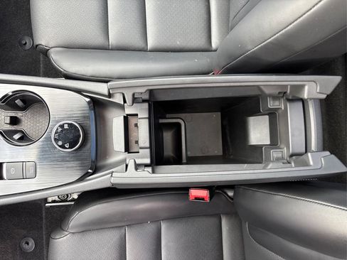 Used 2023 Nissan Rogue SV w/ SV Premium Package image 22