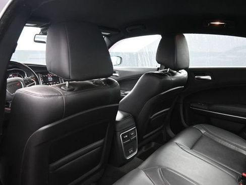 Used 2015 Dodge Charger SXT RWD image 31