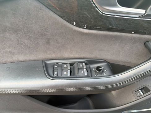 Used 2019 Audi Q8 Prestige image 11