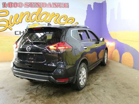 Used 2017 Nissan Rogue SV AWD/4WD image 8
