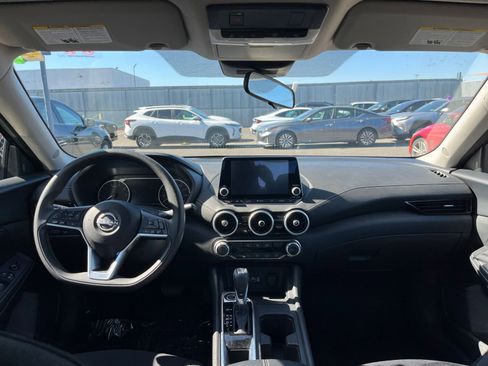 Used 2025 Nissan Sentra SV image 32