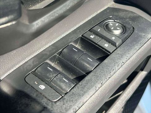 Certified 2025 Toyota Tacoma SR5 w/ SR5 Upgrade Package image 18