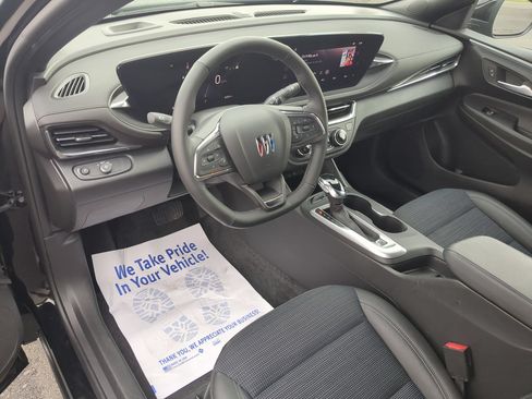 Certified 2025 Buick Envista Sport Touring w/ Convenience I Package FWD image 9