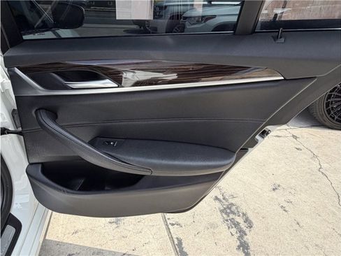 Used 2018 BMW 540i RWD image 26