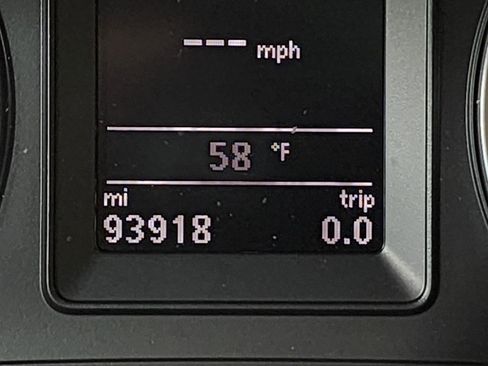 Used 2013 Volkswagen Tiguan S image 18