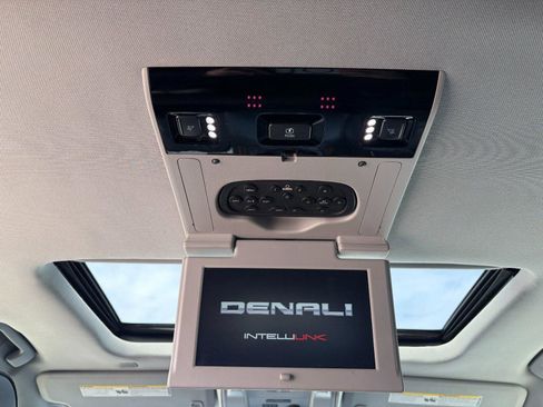 Used 2019 GMC Yukon XL Denali w/ Denali Ultimate Package image 24