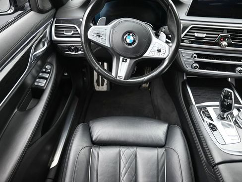 Used 2021 BMW 750i xDrive w/ M Sport Package AWD/4WD image 11