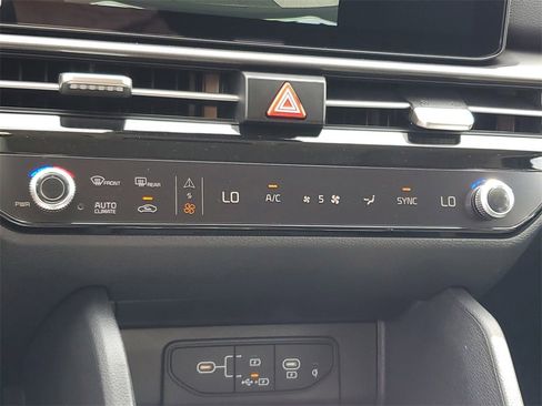 New 2026 Kia Sportage EX w/ EX Panorama Roof Package image 18