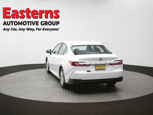 Used 2025 Toyota Camry LE FWD image 38