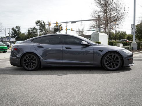 Used 2021 Tesla Model S Plaid image 12