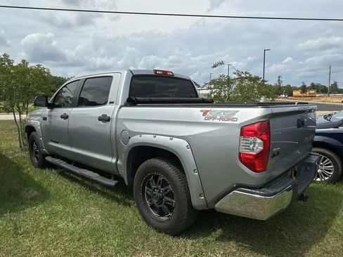 Used 2017 Toyota Tundra SR5 w/ SR5 Upgrade Package AWD/4WD image 9