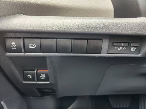 Certified 2023 Toyota Sienna LE FWD image 21