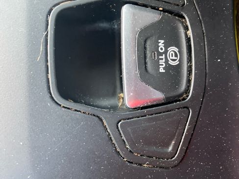 Used 2021 Jeep Renegade Latitude FWD image 26