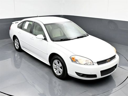 Used 2010 Chevrolet Impala LT w/ Luxury Edition Package image 21