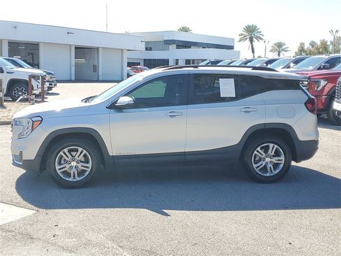 Certified 2022 GMC Terrain SLE w/ Driver Convenience Package image 7