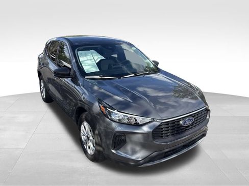 Used 2025 Ford Escape Active AWD/4WD image 2