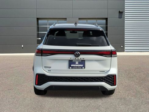 New 2026 Volkswagen Tiguan SE R-Line AWD/4WD image 6