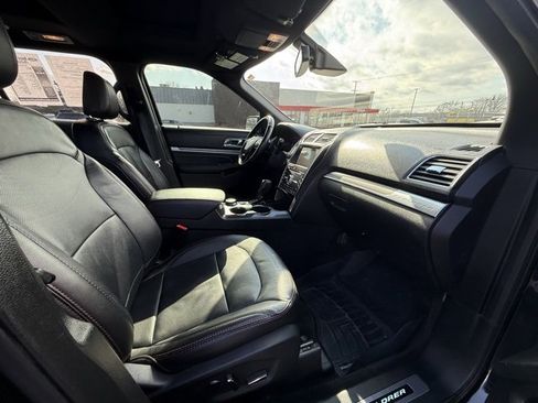 Used 2018 Ford Explorer Sport image 31