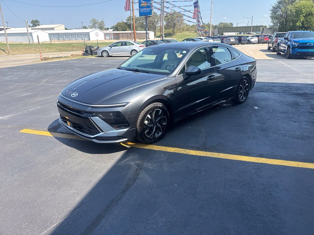 Used 2025 Hyundai Sonata SEL FWD image 9