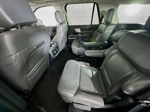 Used 2025 Ford Expedition Active AWD/4WD image 29