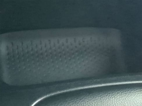 Used 2020 Toyota Corolla LE image 28