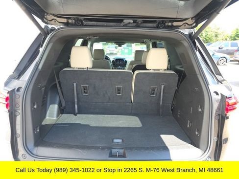 Used 2023 Chevrolet Traverse LT w/ LT Premium Package AWD/4WD image 41
